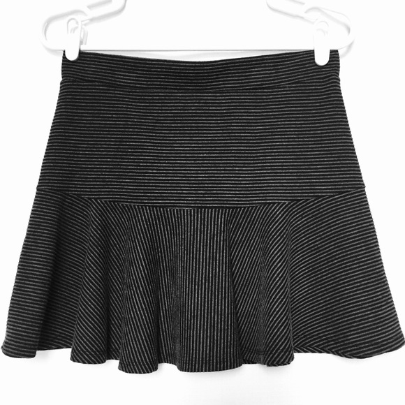 Forever 21 Mini Skirt - Picture 1 of 8